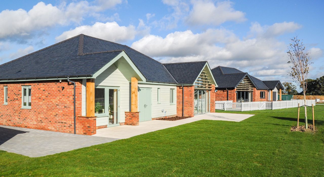 Burnham Waters retirement bungalows_over 55 houses in Essex_exterior photo