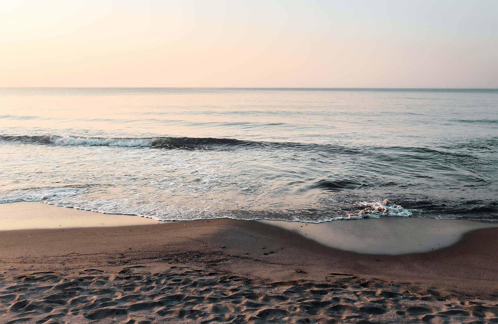 An image of a South East beach to represent over–55s communities in Essex with coastlines.