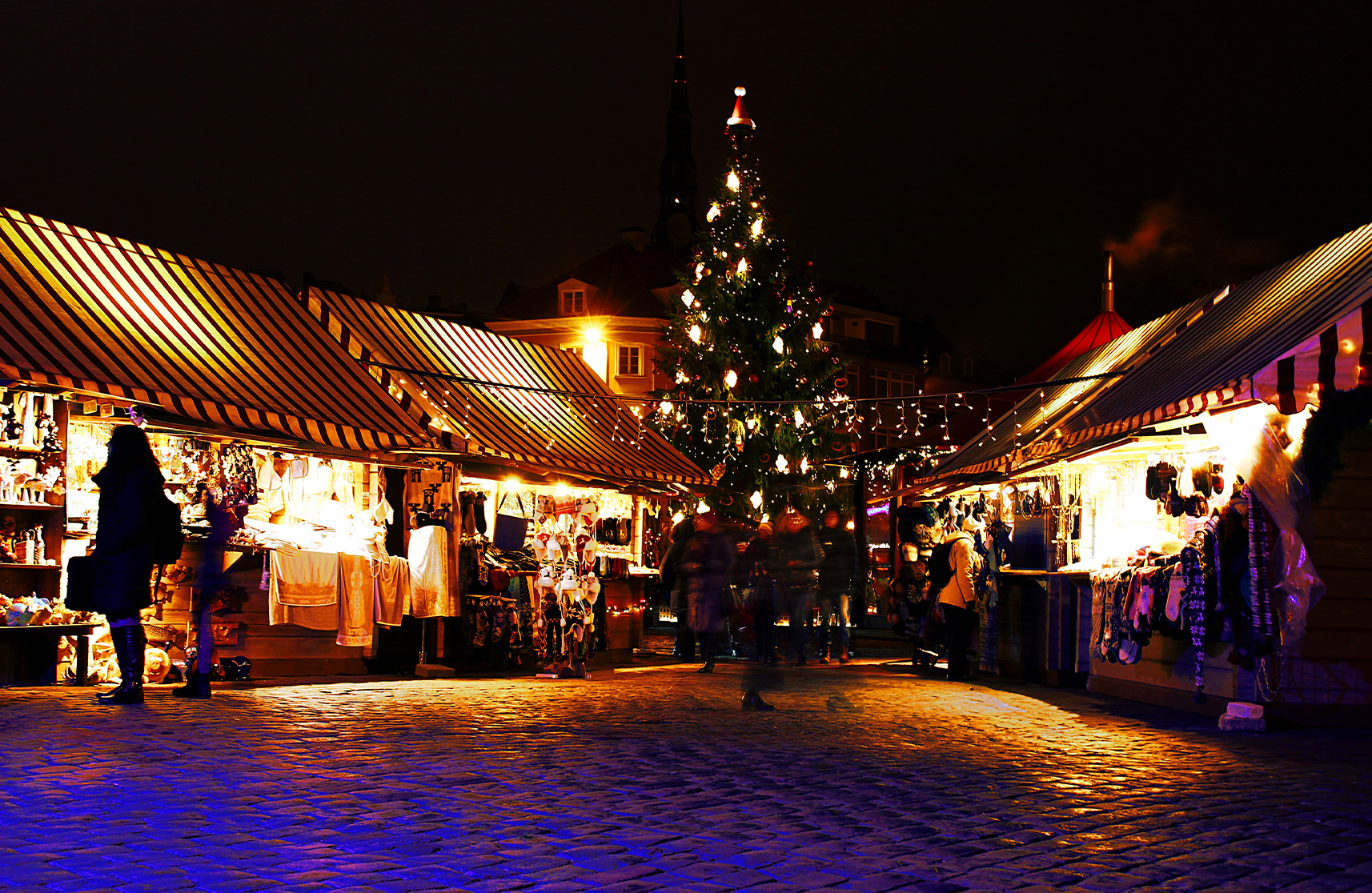 An image of a festive market to represent what's on in Essex over Christmas.